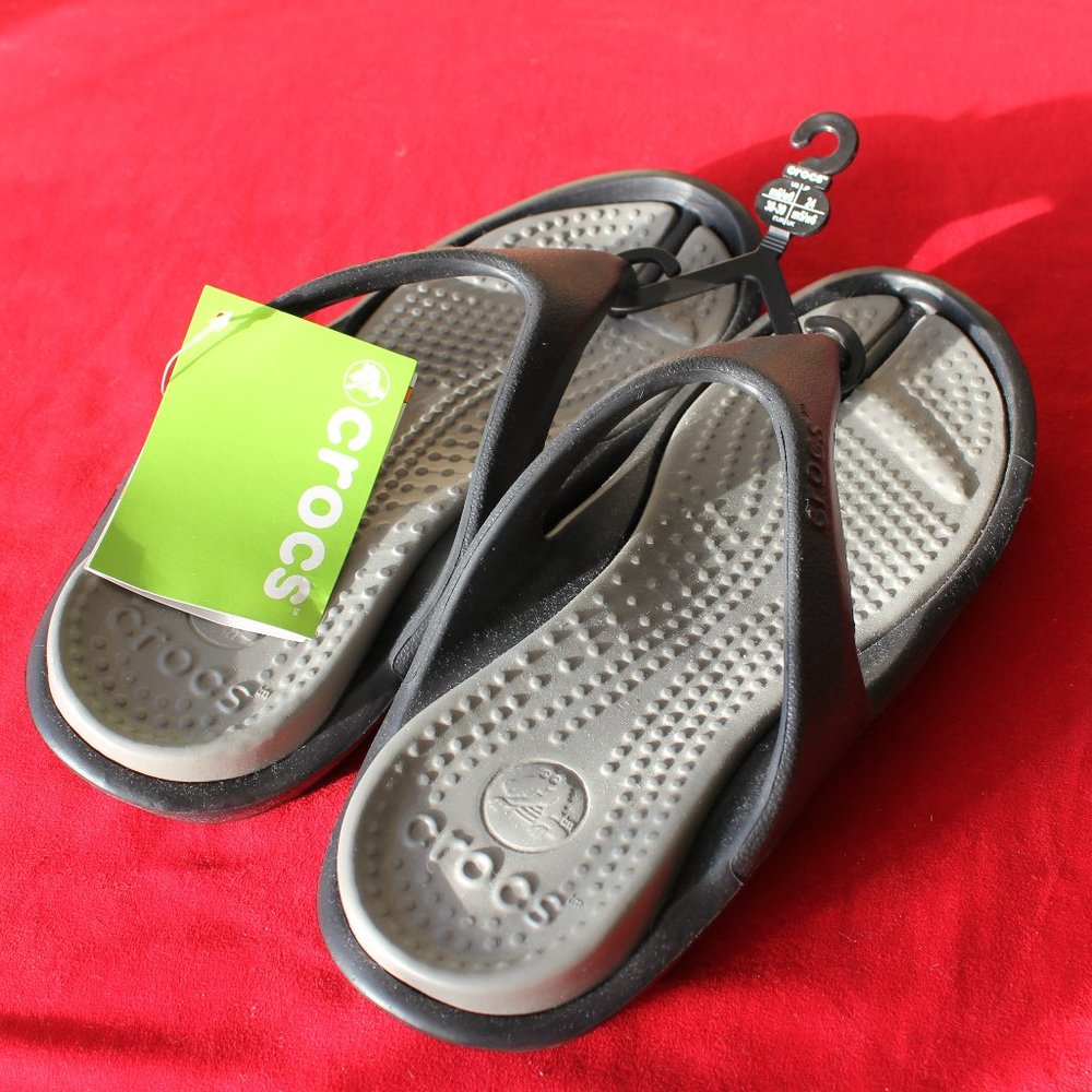CROCS Athens Flip Flops - Unisex- Size 9W/7M- BNWT - Black/Smoke